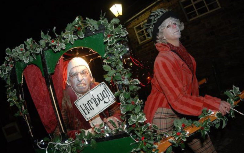 Christmas Carriage - Comedy Dickensian themed walkabout act