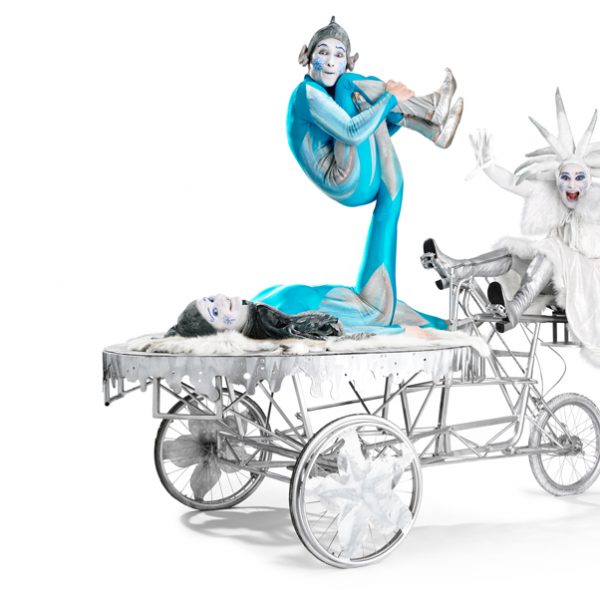 Snow Queen's Ice Chariot - Acrobatic balance on a mobile platform